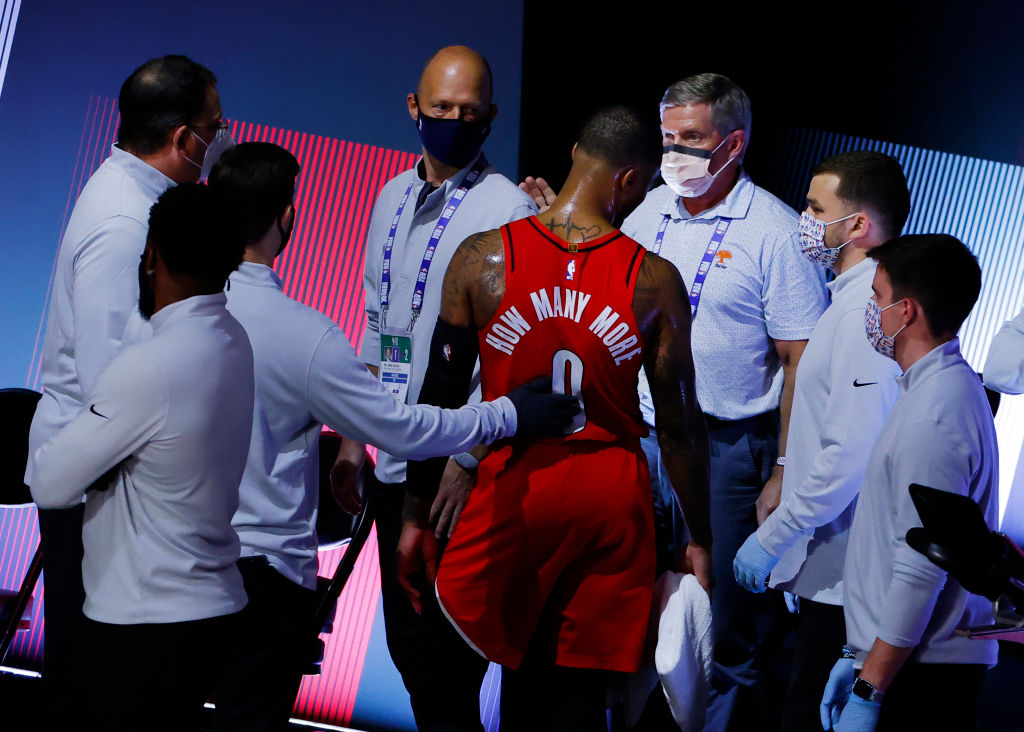 Damian Lillard Leaves Game 2 with Dislocated Finger
